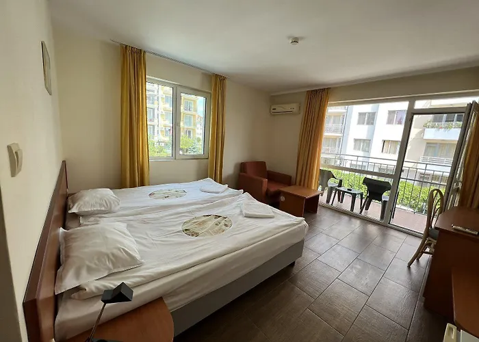 Family Romantik 3* Napospart